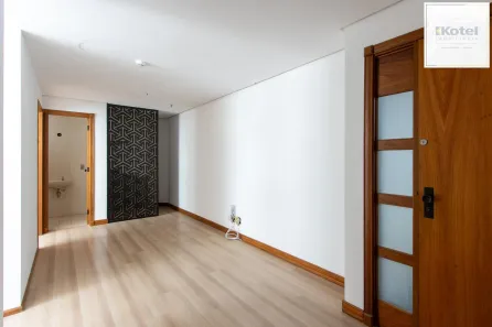 Sala Comercial com 3 Quartos à venda, 35m² no Boa Vista, Porto Alegre