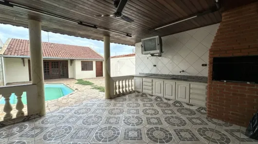 Imóvel Comercial com 4 Quartos para venda ou aluguel, 250m² no Cidade Alta, Piracicaba