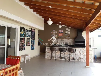 Casa de Condomínio com 4 Quartos à venda, 180m² no Loteamento Villa Branca, Jacareí