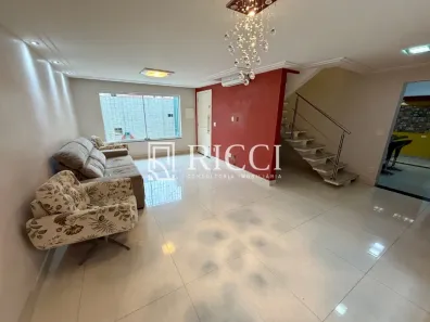 Sobrado com 3 Quartos à venda, 170m² no Marapé, Santos
