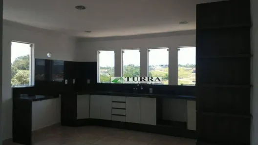 Casa com 3 Quartos para alugar, 225m² no Vila Galvão, Jundiaí