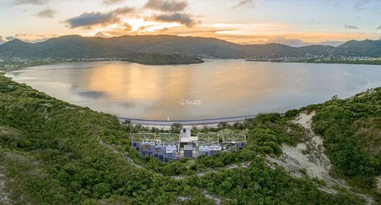 Casa de Condomínio com 3 Quartos à venda, 258m² no Lagoa da Conceição, Florianópolis
