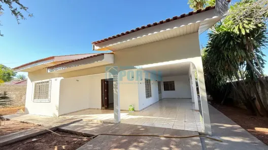 Casa com 3 Quartos à venda, 250m² no Centro, Água Boa