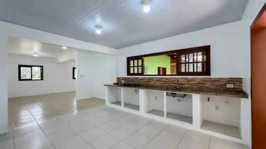 Casa com 3 Quartos para alugar, 170m² no Laranjal, Pelotas