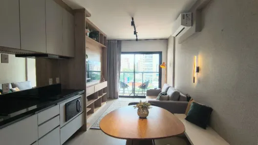 Apartamento com 1 Quarto para alugar, 42m² no Cambuí, Campinas