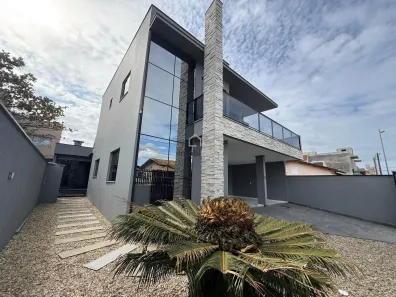 Sobrado com 4 Quartos à venda, 146m² no Itacolomi, Balneário Piçarras