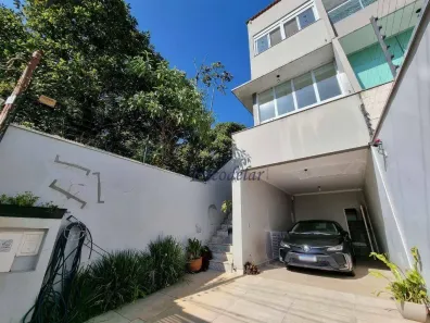 Sobrado com 4 Quartos à venda, 210m² no Vila Pedra Branca, São Paulo