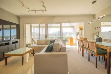 Apartamento com 3 Quartos para alugar, 128m² no Jardim do Salso, Porto Alegre