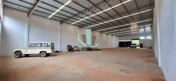Galpão/Depósito/Armazém para venda ou aluguel, 750m² no Jardim Zavanella, Araraquara