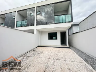 Sobrado à venda, 105m² no Rio Pequeno, Camboriú