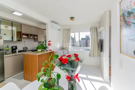 Apartamento com 2 Quartos para alugar, 56m² no Passo da Areia, Porto Alegre
