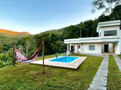 Casa com 3 Quartos à venda, 250m² no Albuquerque, Teresópolis