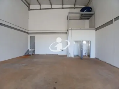 Galpão/Depósito/Armazém para alugar, 200m² no Segismundo Pereira, Uberlândia