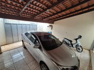 Casa com 5 Quartos à venda, 200m² no Presidente Roosevelt, Uberlândia
