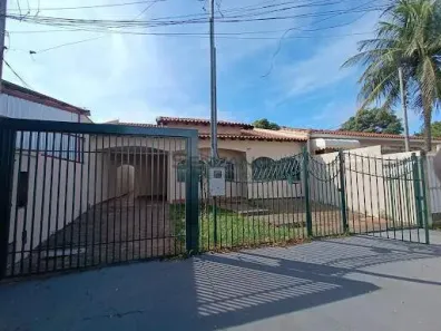Casa com 3 Quartos à venda, 356m² no Jardim Monte Líbano, Campo Grande