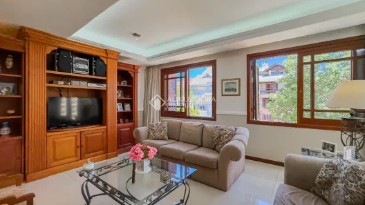 Casa com 3 Quartos à venda, 261m² no Chácara das Pedras, Porto Alegre