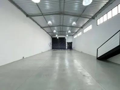 Galpão/Depósito/Armazém à venda, 300m² no Vila Guilherme, São Paulo