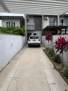 Sobrado com 2 Quartos à venda, 57m² no Jardim Sofia, Joinville