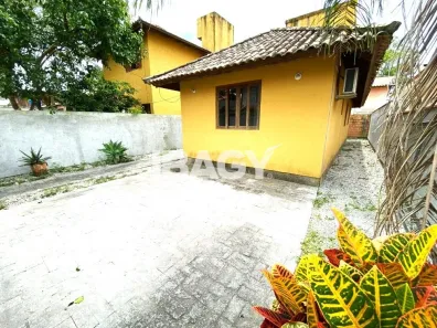 Casa com 2 Quartos para alugar, 250m² no Rio Tavares, Florianópolis