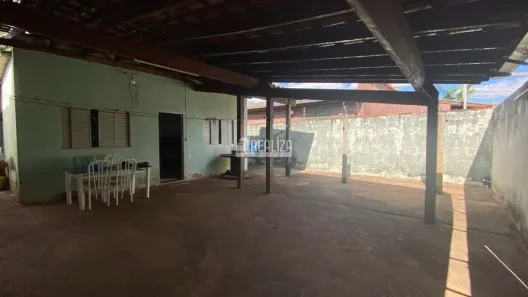 Casa com 2 Quartos à venda, 80m² no Jardim Maracanã, Uberaba