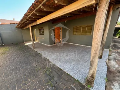 Casa com 4 Quartos para alugar, 150m² no Tubalina, Uberlândia