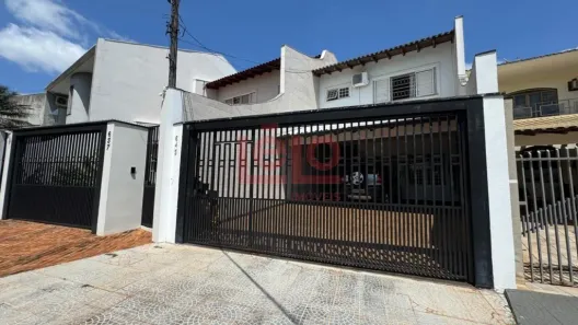 Sobrado com 3 Quartos à venda, 179m² no Zona 07, Maringá