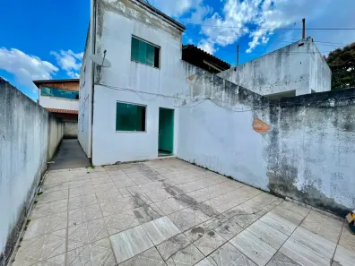 Casa com 3 Quartos para alugar, 80m² no Três Barras, Contagem