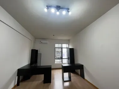 Prédio Comercial à venda, 27m² no Centro, Criciúma