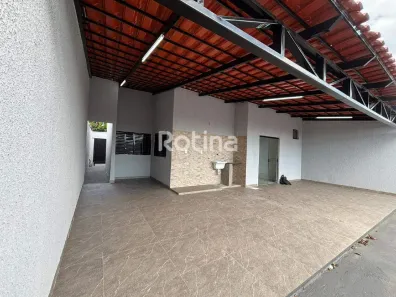 Casa com 3 Quartos à venda, 168m² no Segismundo Pereira, Uberlândia
