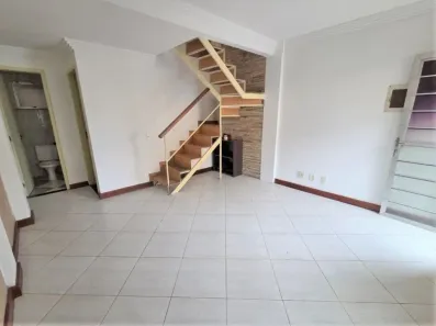 Casa de Condomínio com 2 Quartos para alugar, 60m² no Moquetá, Nova Iguaçu