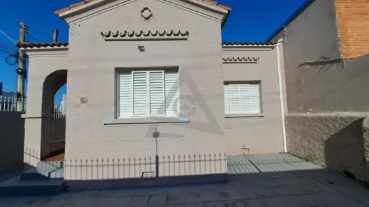 Imóvel Comercial com 3 Quartos para alugar, 67m² no Vila Itapura, Campinas