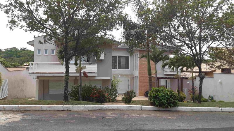Casa com 5 quartos — Braúnas, Belo Horizonte