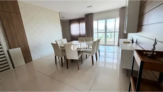 Apartamento com 3 Quartos para alugar, 140m² no Patrimônio, Uberlândia