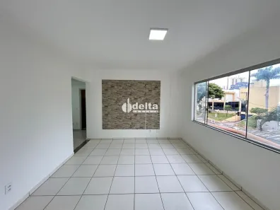 Apartamento com 3 Quartos para alugar, 115m² no Centro, Uberlândia