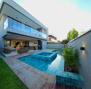 Casa de Condomínio com 4 Quartos para alugar, 340m² no Cidade Alpha, Eusébio