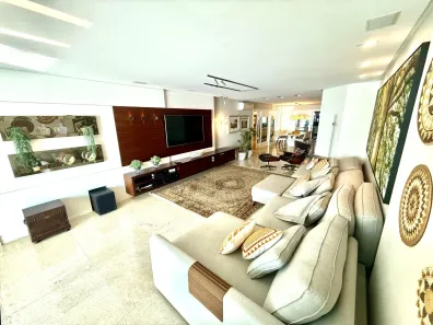 Apartamento com 4 Quartos para alugar, 236m² no Centro, Balneário Camboriú
