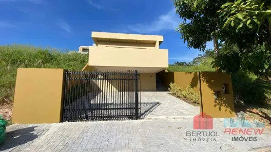 Casa com 2 Quartos para alugar, 137m² no Bosque, Vinhedo
