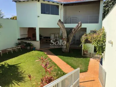 Casa com 4 Quartos à venda, 300m² no Cidade Jardim, Uberlândia