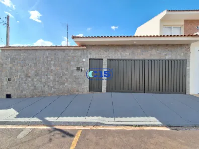 Casa com 3 Quartos para alugar, 229m² no São José, Franca