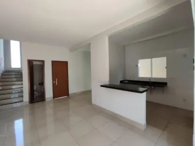 Sobrado com 3 Quartos à venda, 131m² no Residencial Center Ville, Goiânia