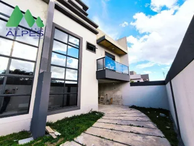 Sobrado com 3 Quartos à venda, 135m² no Capão Raso, Curitiba