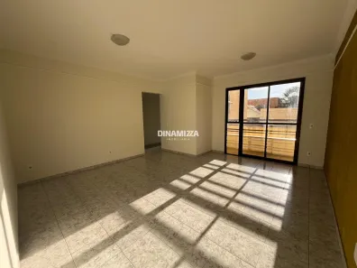 Apartamento com 3 Quartos para alugar, 109m² no São Benedito, Uberaba