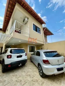 Casa com 4 Quartos à venda, 150m² no Arvoredo, Contagem