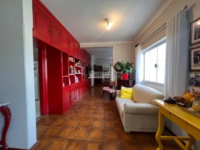 Casa com 5 Quartos à venda, 330m² no Boa Vista, Uberaba