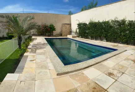 Sobrado com 5 Quartos para alugar, 600m² no Calhau, São Luís