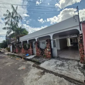 Casa com 3 Quartos para alugar, 300m² no Japiim, Manaus