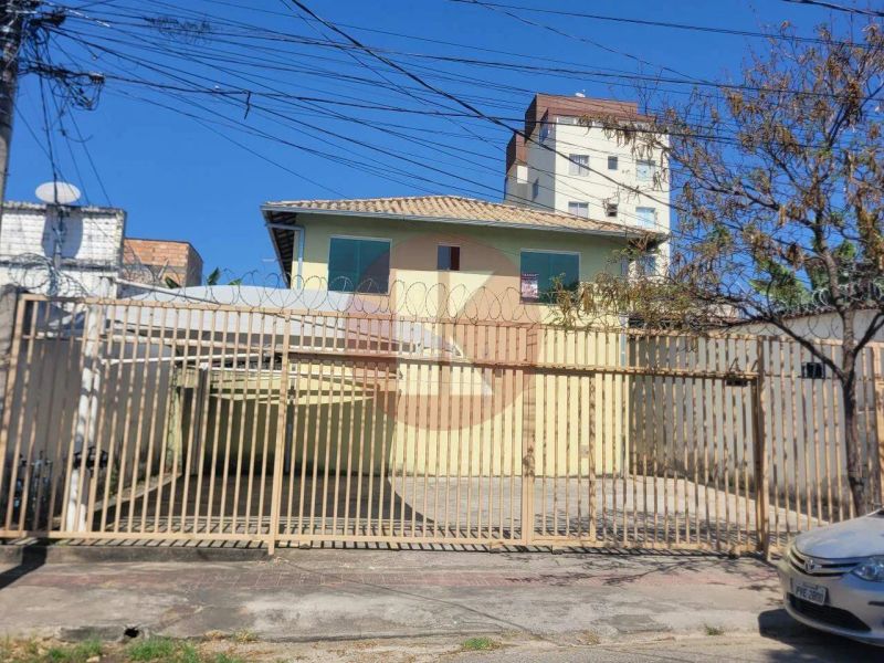 Casa com 2 quartos — Santa Mônica, Belo Horizonte