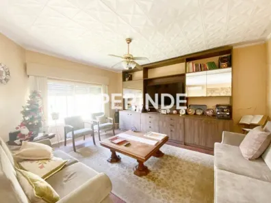 Casa com 3 Quartos para alugar, 250m² no Partenon, Porto Alegre