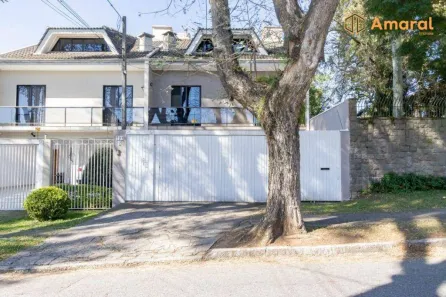 Sobrado com 3 Quartos à venda, 330m² no Água Verde, Curitiba