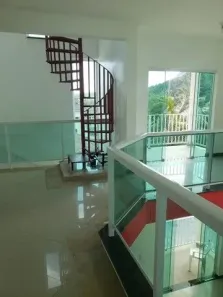 Sobrado com 4 Quartos à venda, 350m² no Varadouro, São Sebastião